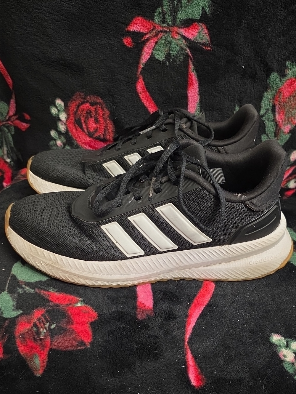 Adidas Womans Tennis Shoe